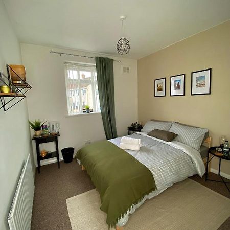 Cheerful And Cosy Double Room Белфаст Экстерьер фото
